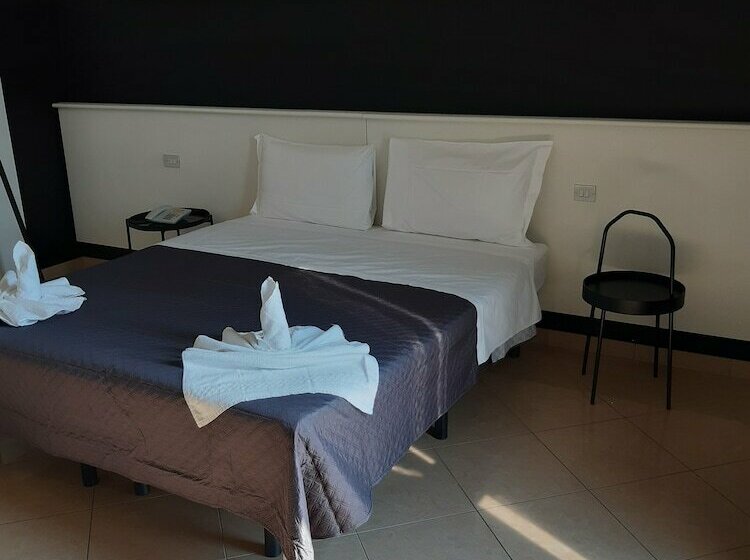 簡易ホテル Nuovo Sole Hns