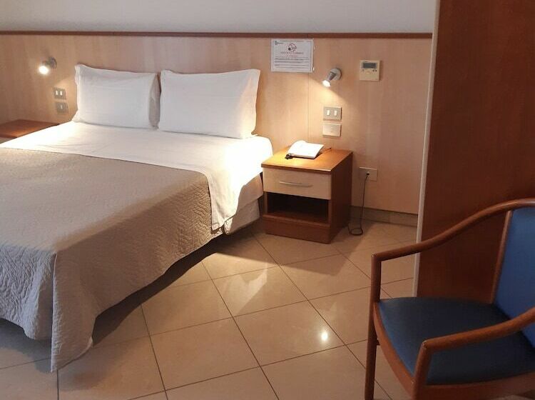 簡易ホテル Nuovo Sole Hns