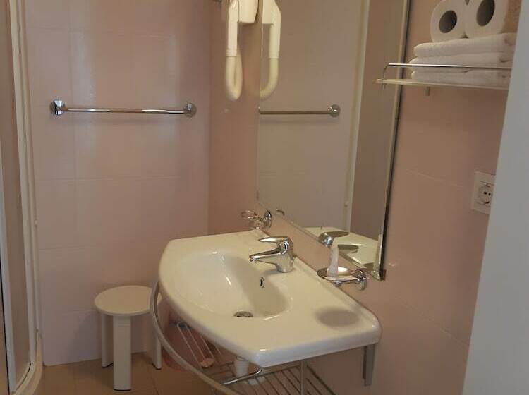 簡易ホテル Nuovo Sole Hns