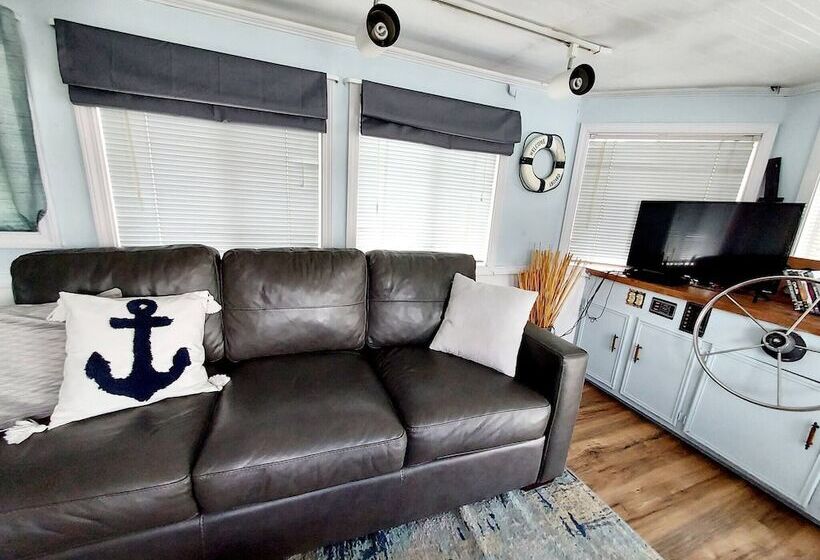 فندق 2 Story Houseboat Seeking A Captain Fishpets Ok