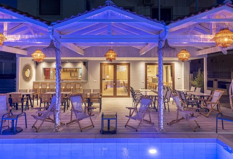 בית מלון כפרי Adonis