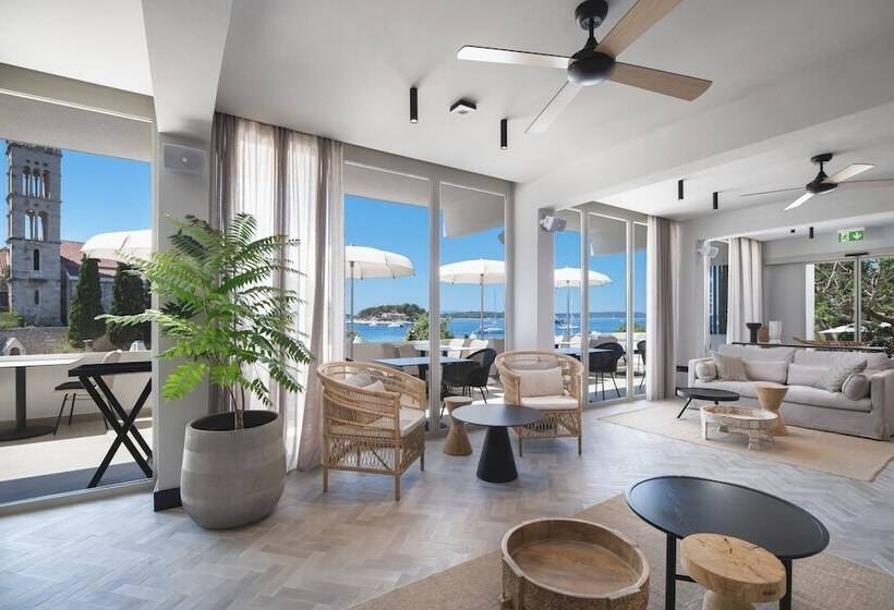 酒店 Beach Bay Hvar