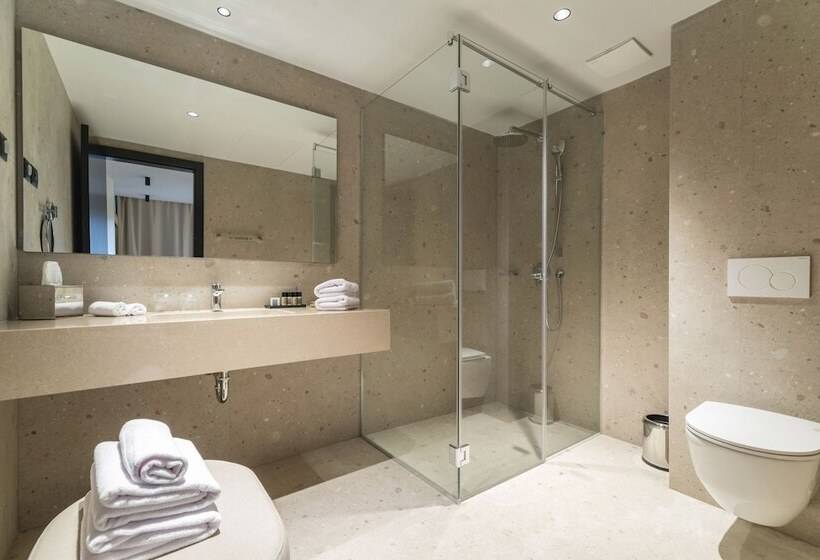 هتل Beach Bay Hvar