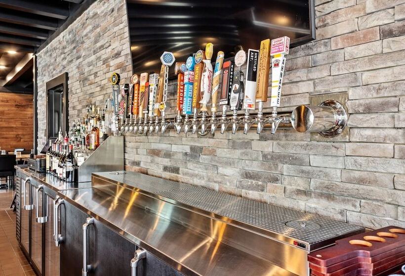 Cobblestone Hotel & Suites   De Pere Green Bay