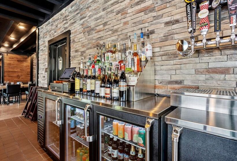 Cobblestone Hotel & Suites   De Pere Green Bay