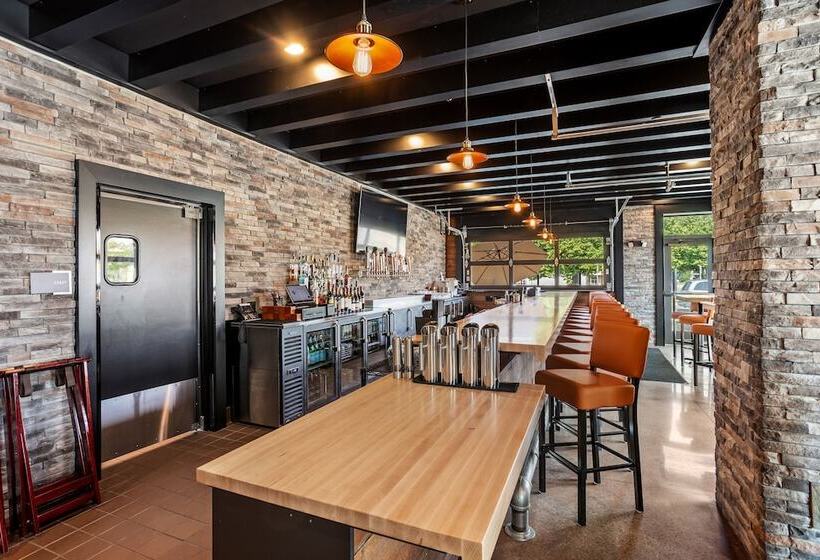 Cobblestone Hotel & Suites   De Pere Green Bay