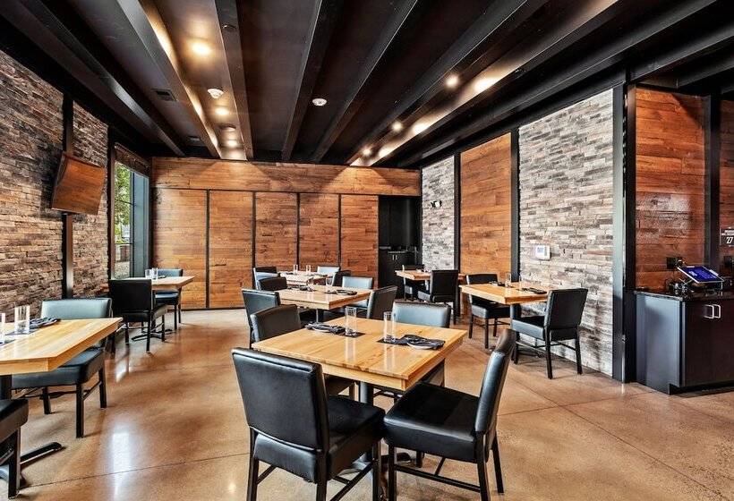 Cobblestone Hotel & Suites   De Pere Green Bay