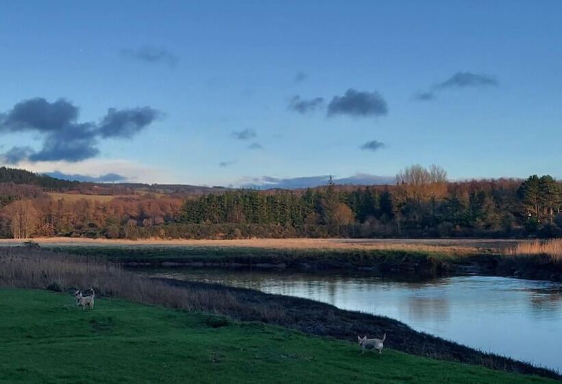 فندق Delighful, Cosy Caravan With Sea View In Monreith