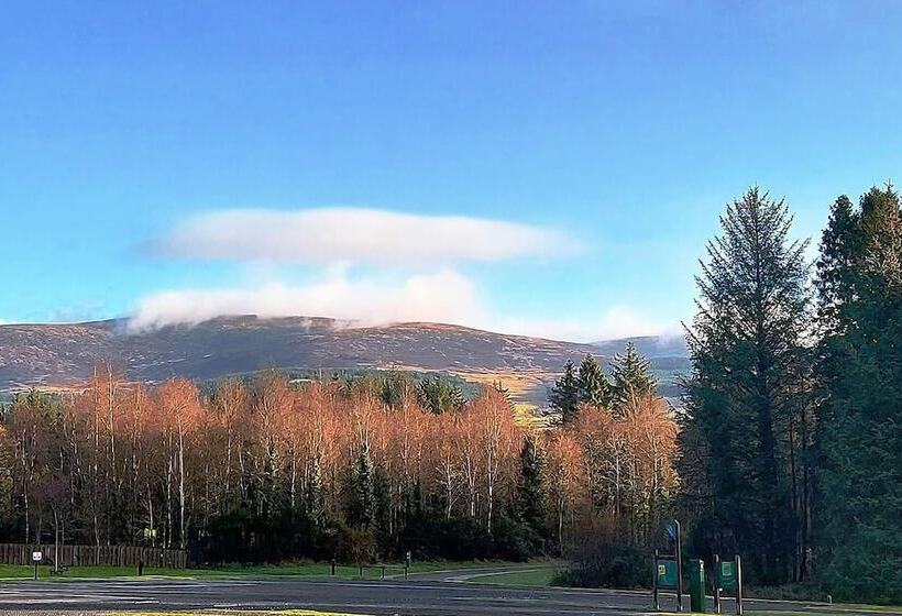 فندق Delighful, Cosy Caravan With Sea View In Monreith