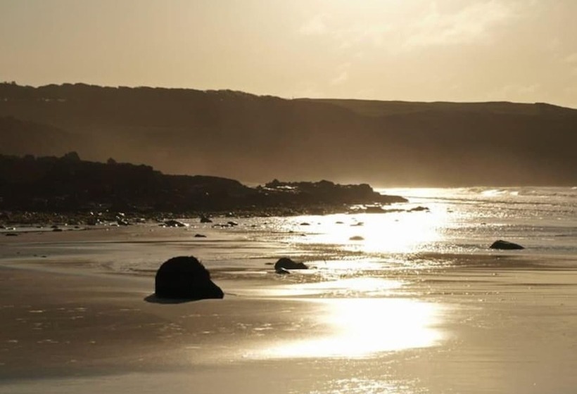 فندق Delighful, Cosy Caravan With Sea View In Monreith