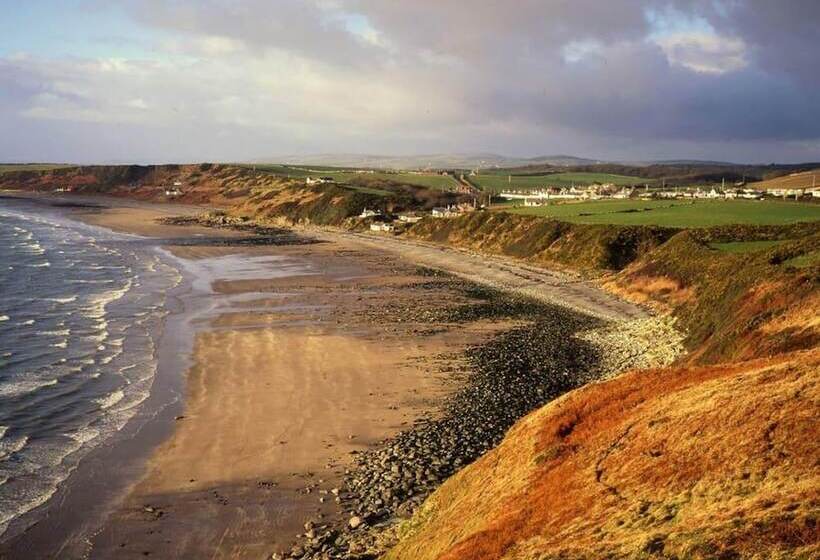 فندق Delighful, Cosy Caravan With Sea View In Monreith