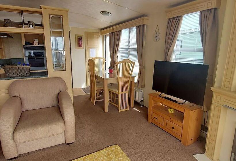 فندق Delighful, Cosy Caravan With Sea View In Monreith