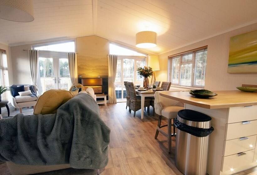 فندق Hollicarrs   The Rushes