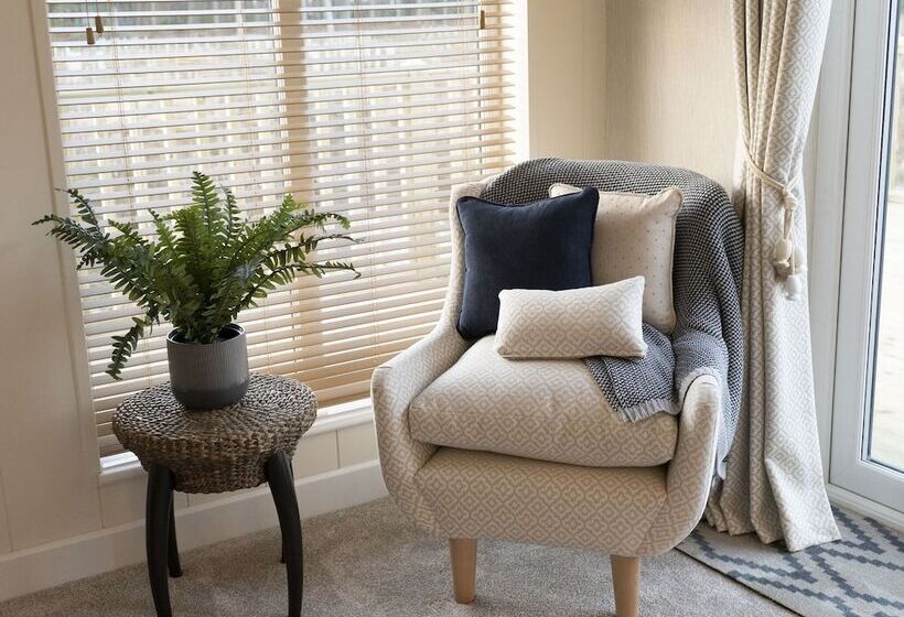 فندق Hollicarrs   The Rushes