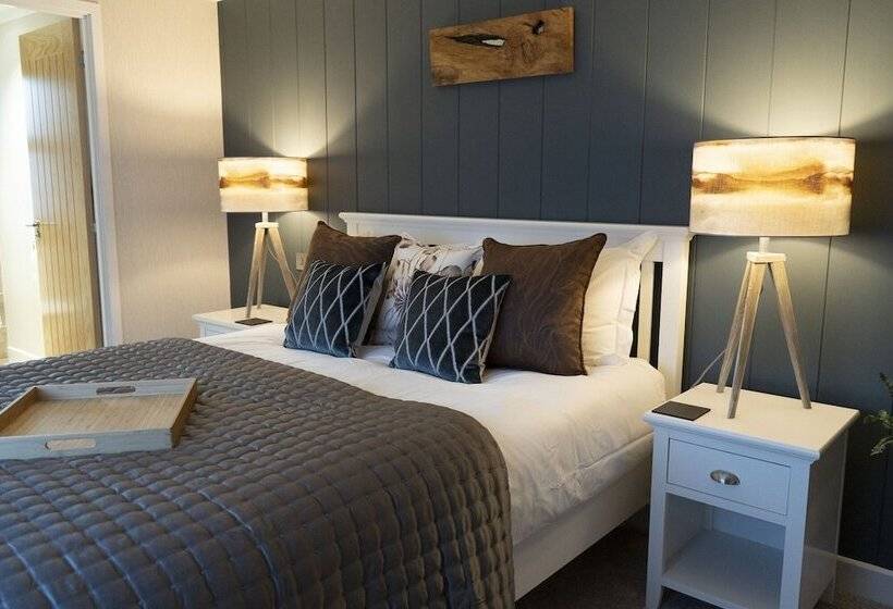 فندق Hollicarrs   The Rushes