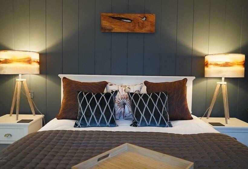 فندق Hollicarrs   The Rushes