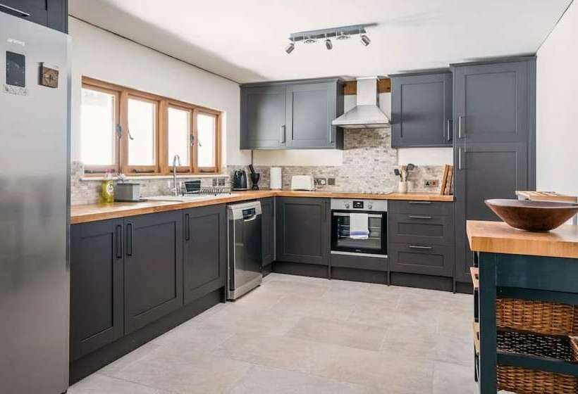 فندق Huish Lodge