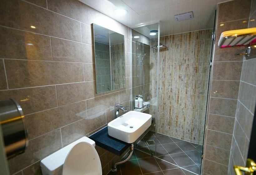 Hotel Hwangsil Tourist