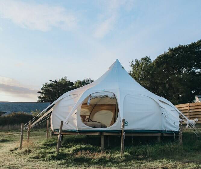 酒店 Immaculate Lotus Belle Tent Retreat, North Devon