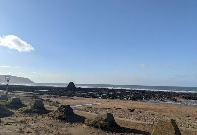 酒店 Immaculate Lotus Belle Tent Retreat, North Devon