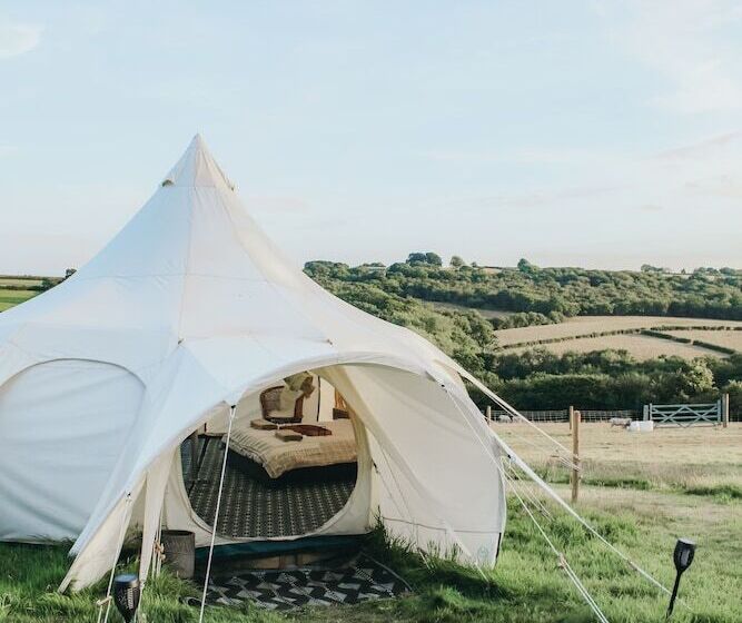 酒店 Immaculate Lotus Belle Tent Retreat, North Devon