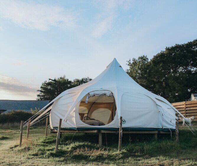 酒店 Immaculate Lotus Belle Tent Retreat, North Devon
