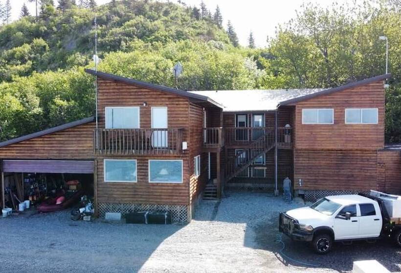 فندق King Halibut Lodge