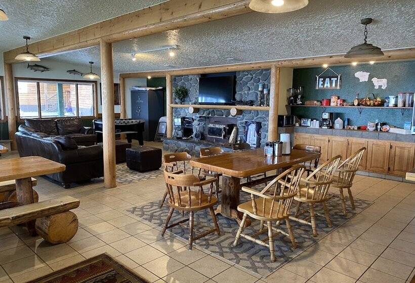 فندق King Halibut Lodge