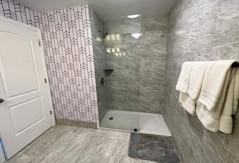 فندق King Halibut Lodge