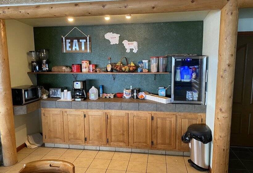 فندق King Halibut Lodge