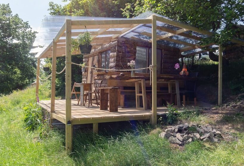 酒店 4 Large Bell Tents & Remote Wood Cabin   Sleeps 16