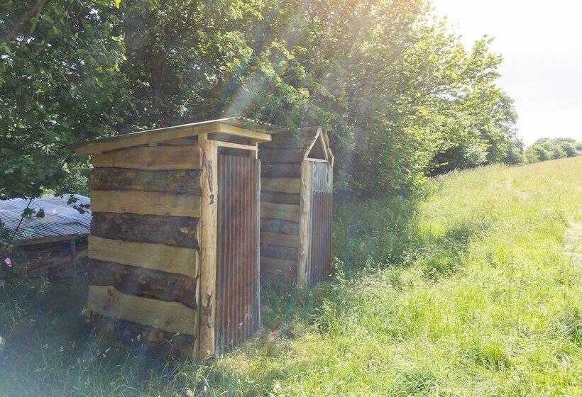 酒店 4 Large Bell Tents & Remote Wood Cabin   Sleeps 16