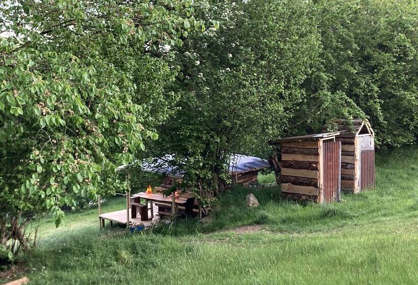 酒店 4 Large Bell Tents & Remote Wood Cabin   Sleeps 16