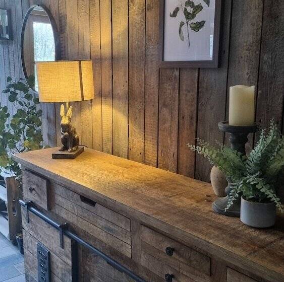 Отель The Threshing Barn At Penrhos Court