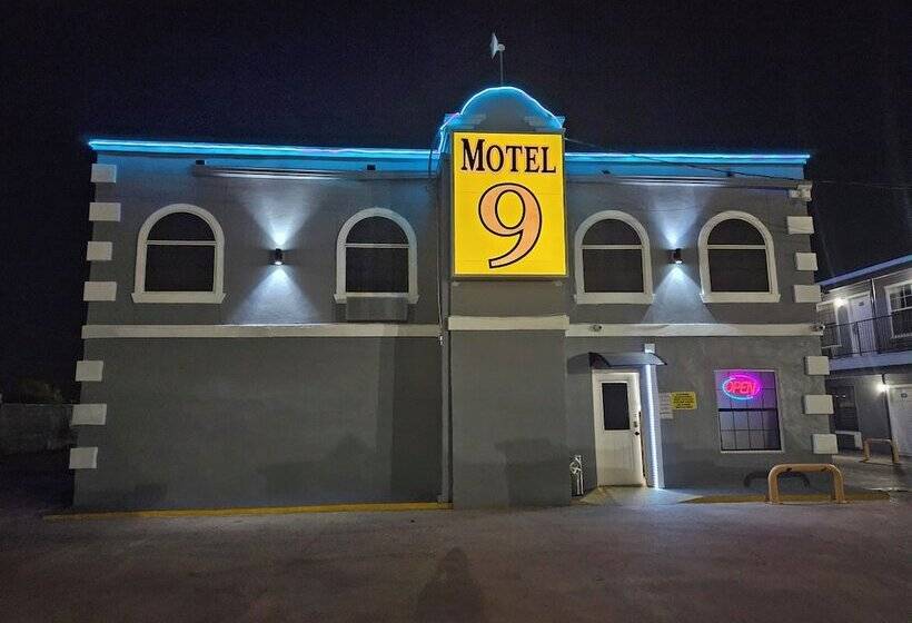 Motel 9