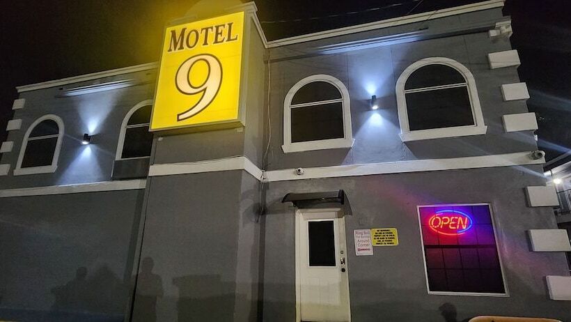 Motel 9