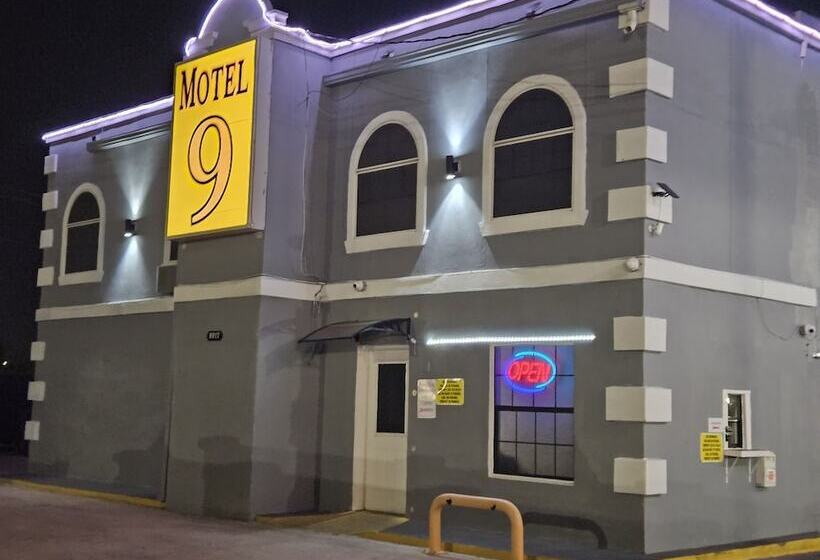 Motel 9