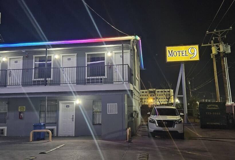 Motel 9