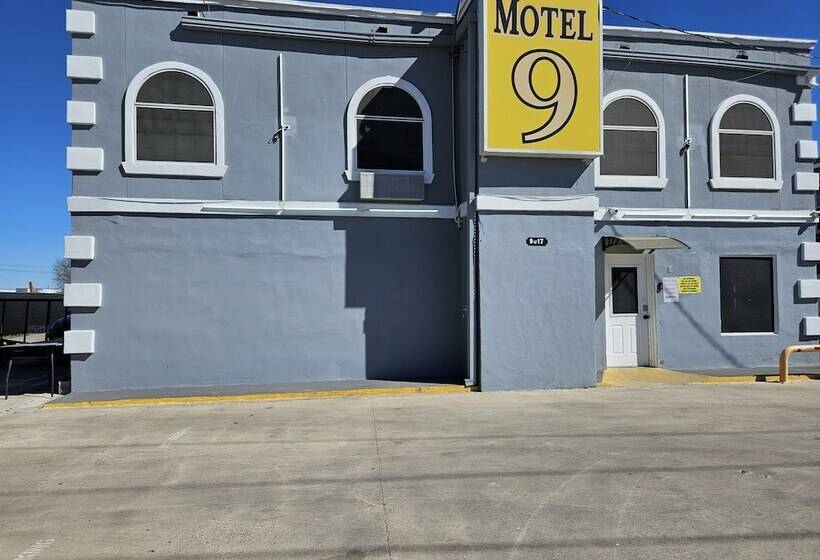 Motel 9