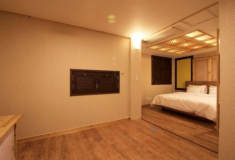 فندق على الطريق Andong Central