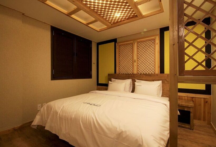 فندق على الطريق Andong Central