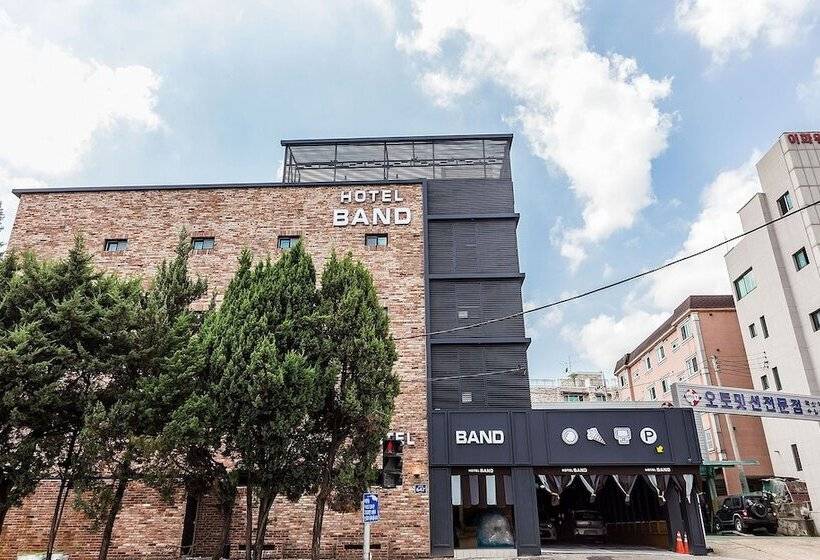 Motel Geumjeong Band