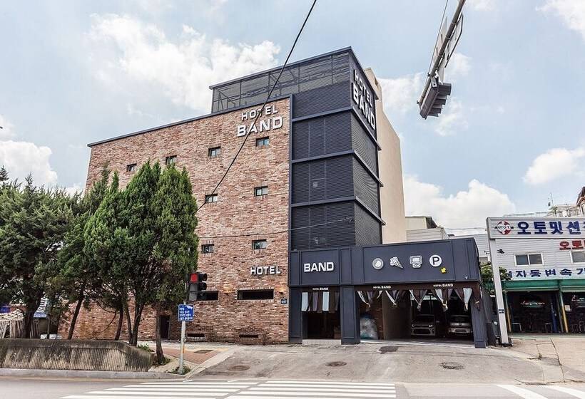 Motel Geumjeong Band