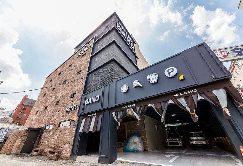 Motel Geumjeong Band