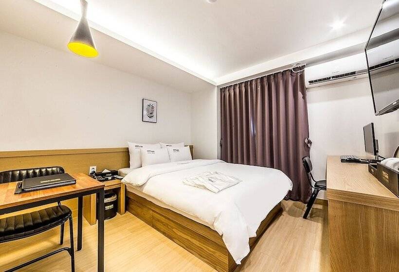 Motel Geumjeong Band