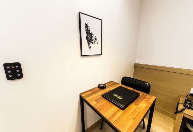 Motel Geumjeong Band