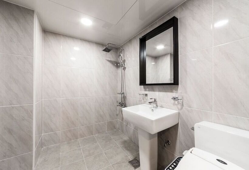 Motel Geumjeong Band