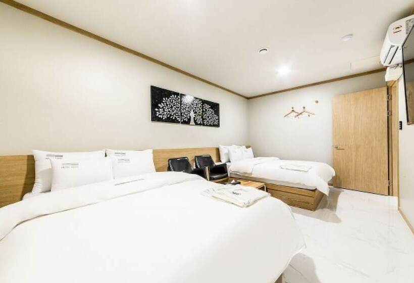 Motel Geumjeong Band