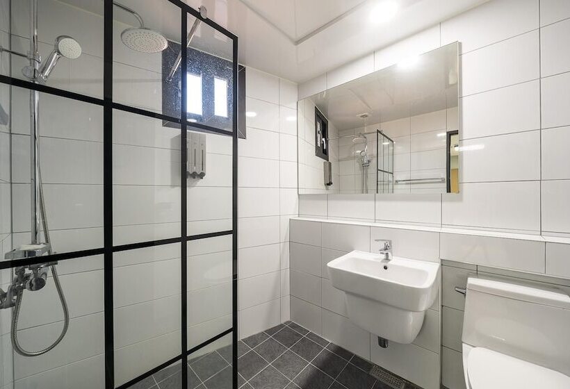 모텔 Jinju Four Seasons