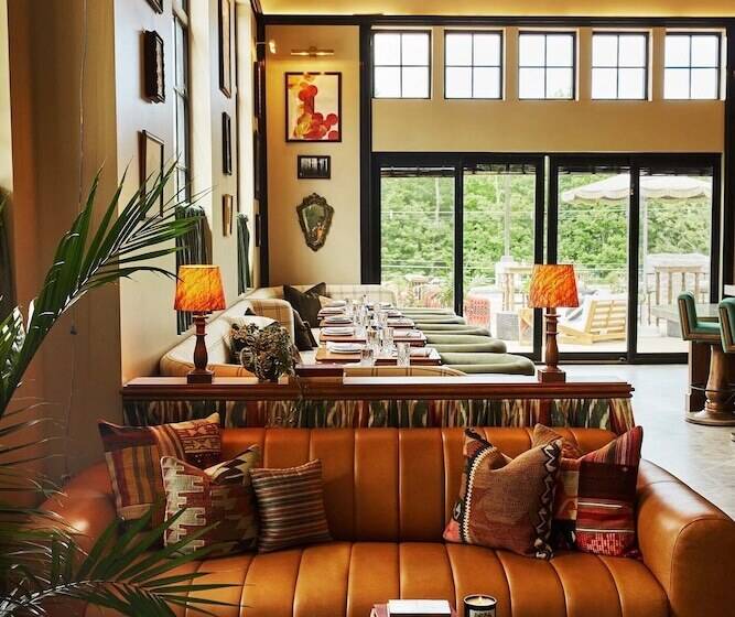 مُتل Life House, Berkshires